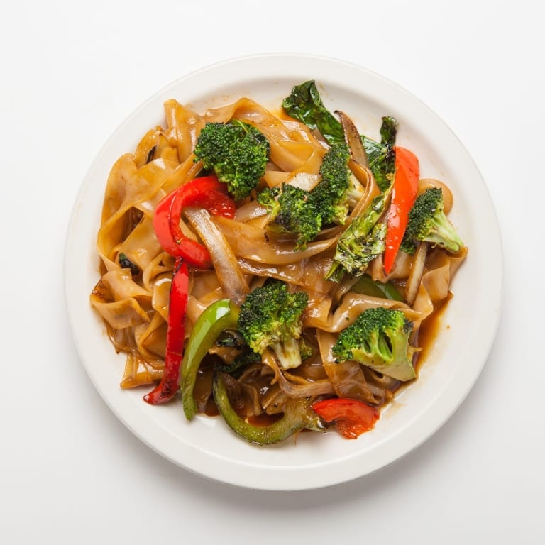 Thai Takeout: Noodles, Curry, Vegetarian Options